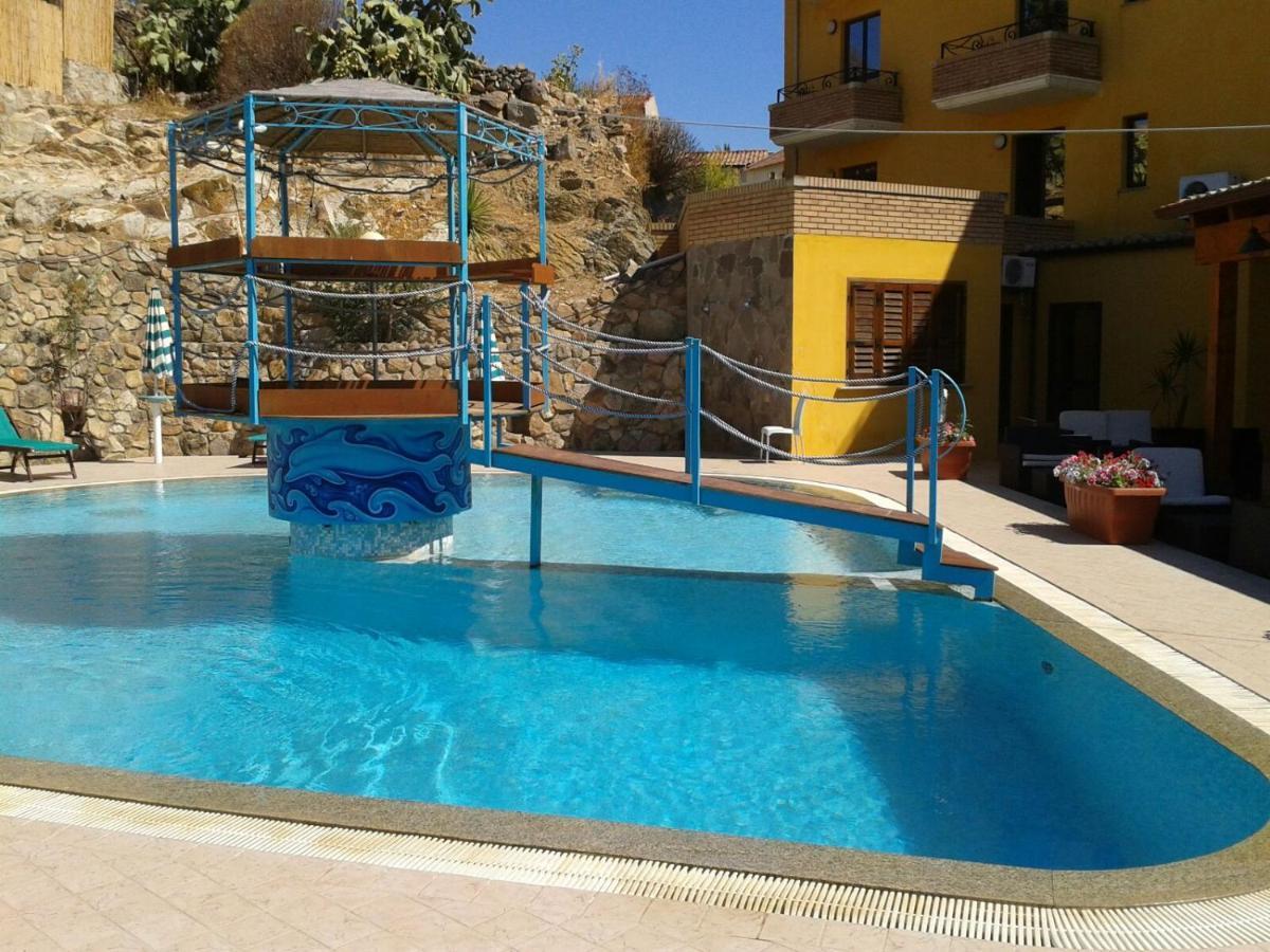 Hotel Le Palme Sant'Anna Arresi Ngoại thất bức ảnh